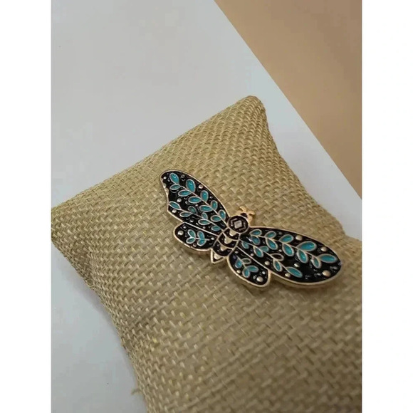 Turquoise Gold Enamel Butterfly Brooch With Intricate Details - Picture 2 of 3